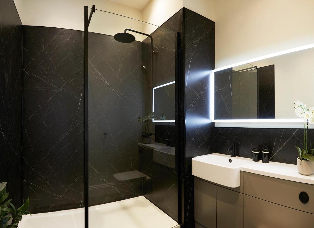 Апартаменты The Salisbury - Luxury By In