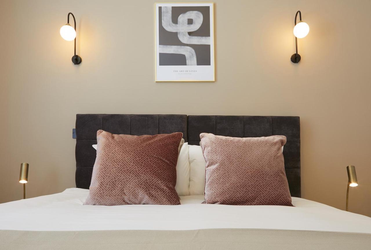 The Salisbury - Luxury By In *